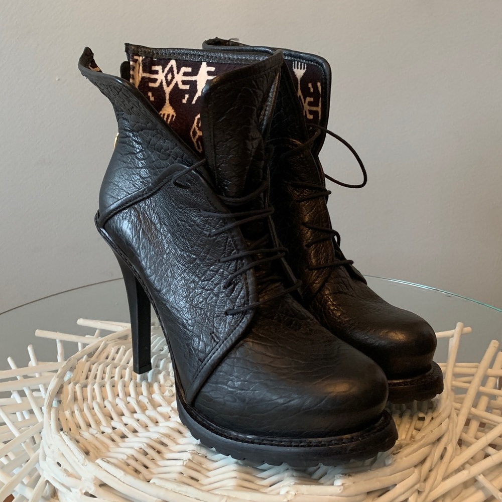 Elizabeth and James E base lace up Ankle boots